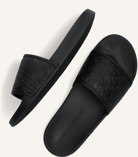 Zwarte CALVIN KLEIN Badslippers SLIDE EMBOSSED PES-PU-CO CK ME Zwarte CALVIN KLEIN Badslippers SLIDE EMBOSSED PES-PU-CO CK ME - large