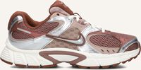 Bruine NIKE Lage sneakers NIKE V5 RNR Bruine NIKE Lage sneakers NIKE V5 RNR - medium