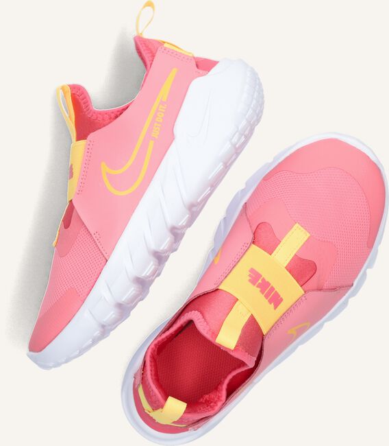 Roze NIKE Lage sneakers NIKE FLEX RUNNER 2 (GS) Roze NIKE Lage sneakers NIKE FLEX RUNNER 2 (GS) - large