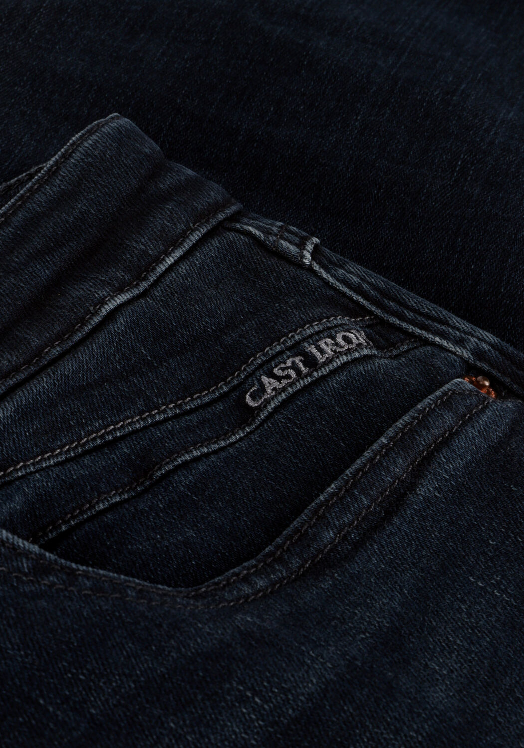 Donkerblauwe CAST IRON Straight leg jeans SHIFTBACK REGULAR TAPERED - large
