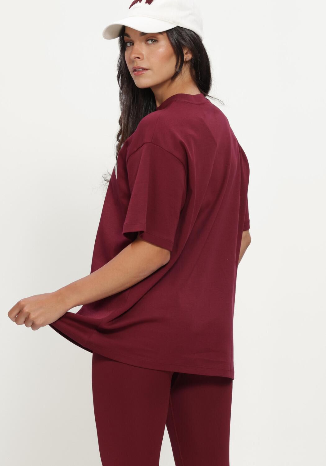 AIM'N Dames Tops & T-shirts Varsity Boyfriend T-shirt Bordeaux