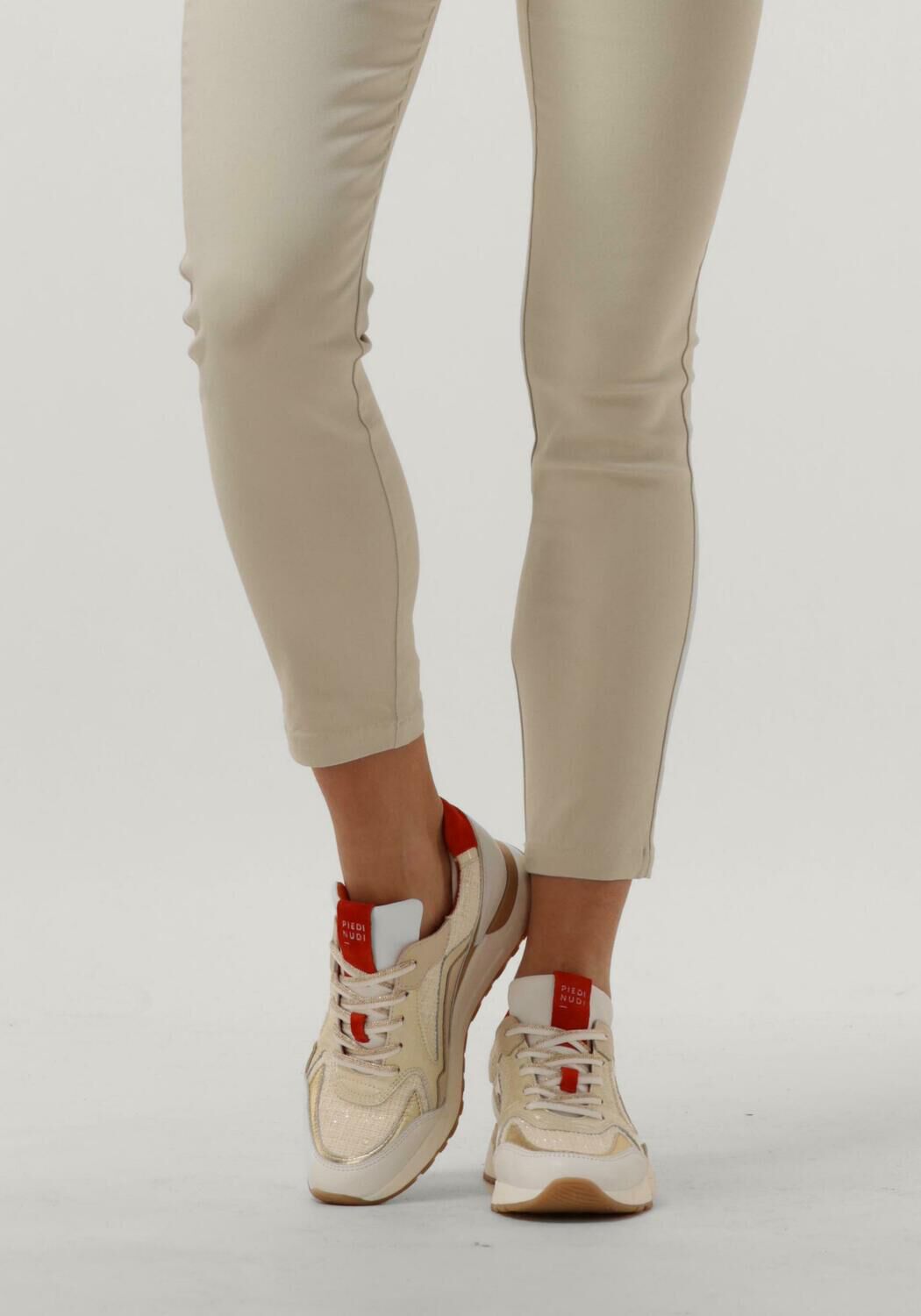 Beige PIEDI NUDI Lage sneakers SELVA - large