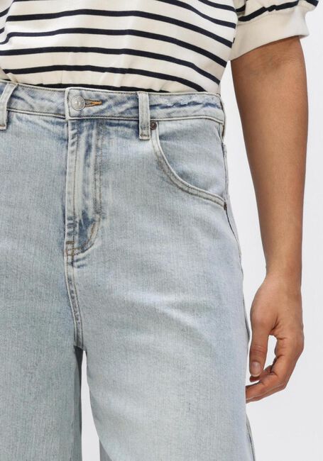 Lichtblauwe JANICE Wide jeans BILLY - large