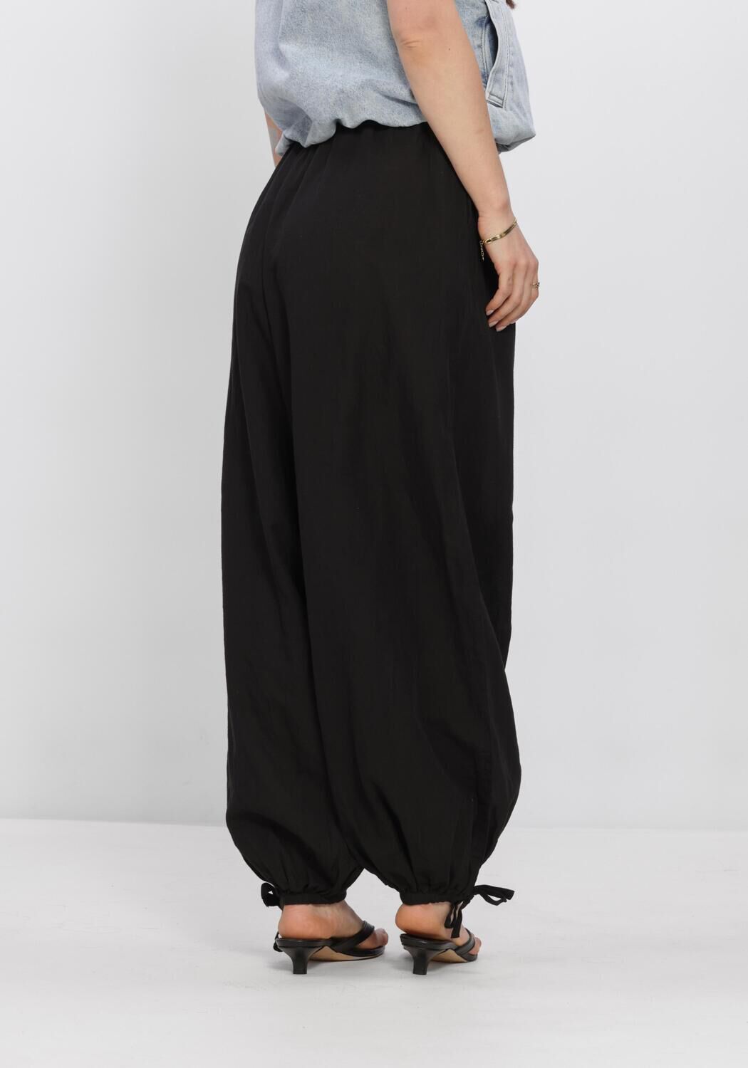 Zwarte NEO NOIR Broeken ROXANE BALLOON LINEN PANTS - large