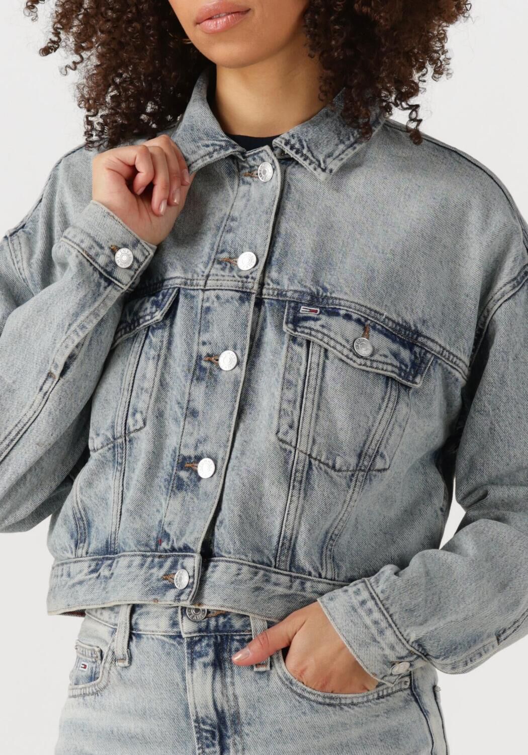 TOMMY JEANS Dames Jassen Ovsz Crop Trucker Jacket Bi6012 Blauw
