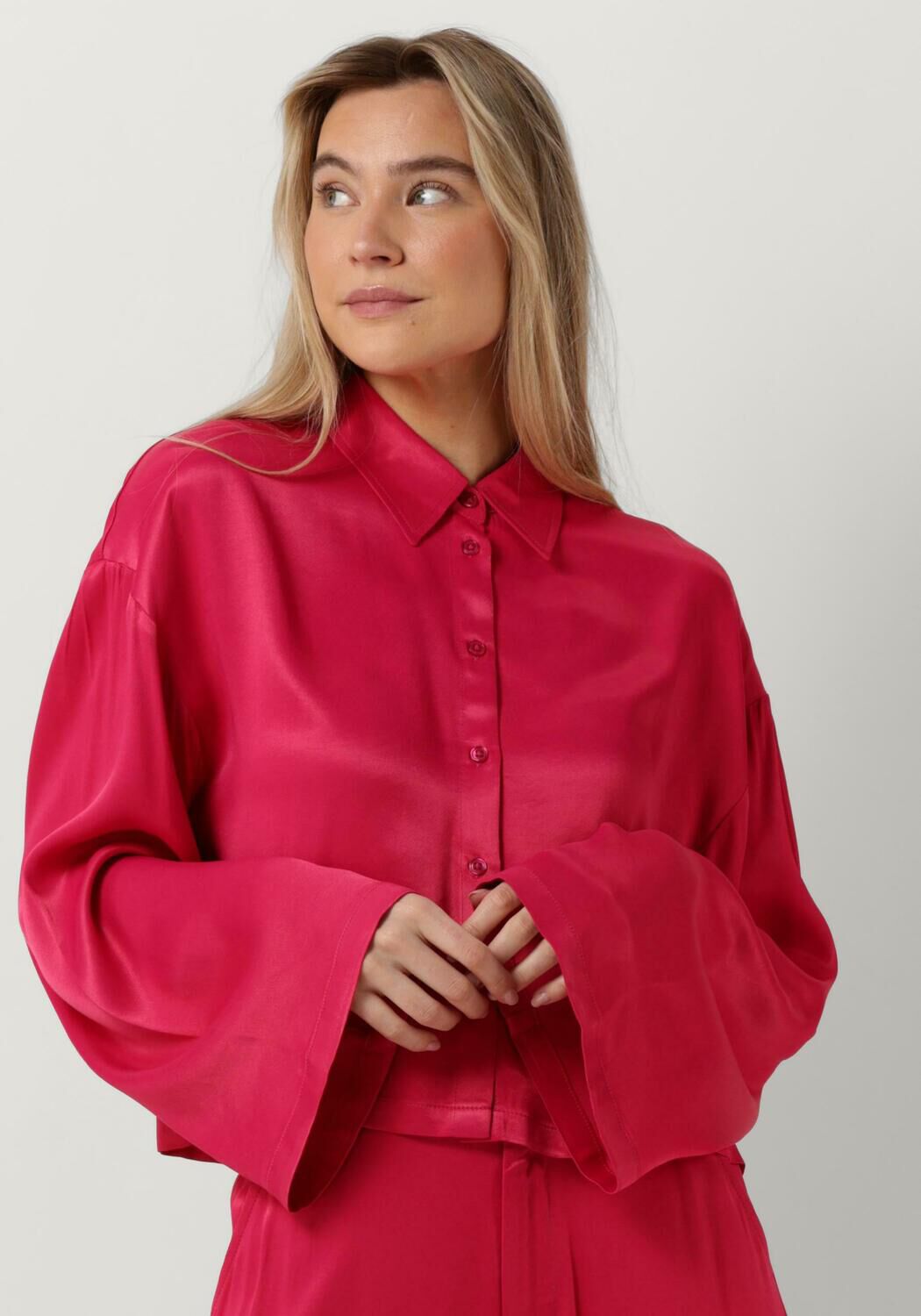 ALIX THE LABEL Dames Blouses Ladies Woven Kimono Sleeve Blouse Roze