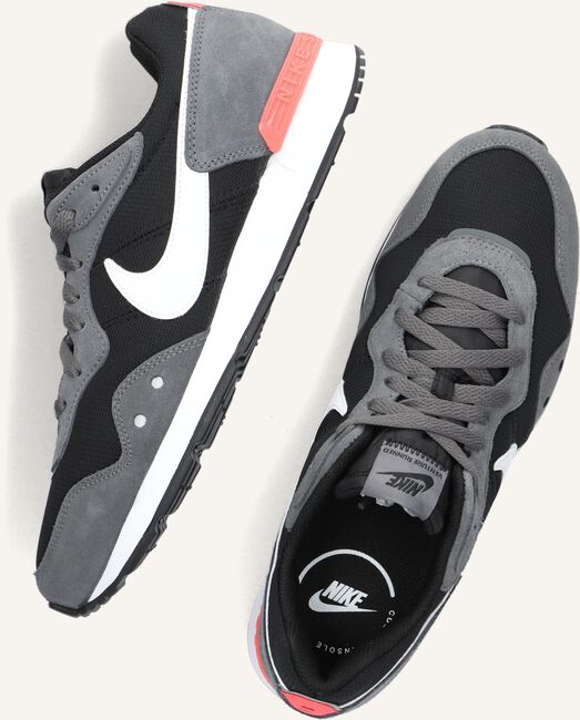 Zwarte NIKE Lage sneakers VENTURE RUNNER Zwarte NIKE Lage sneakers VENTURE RUNNER - large