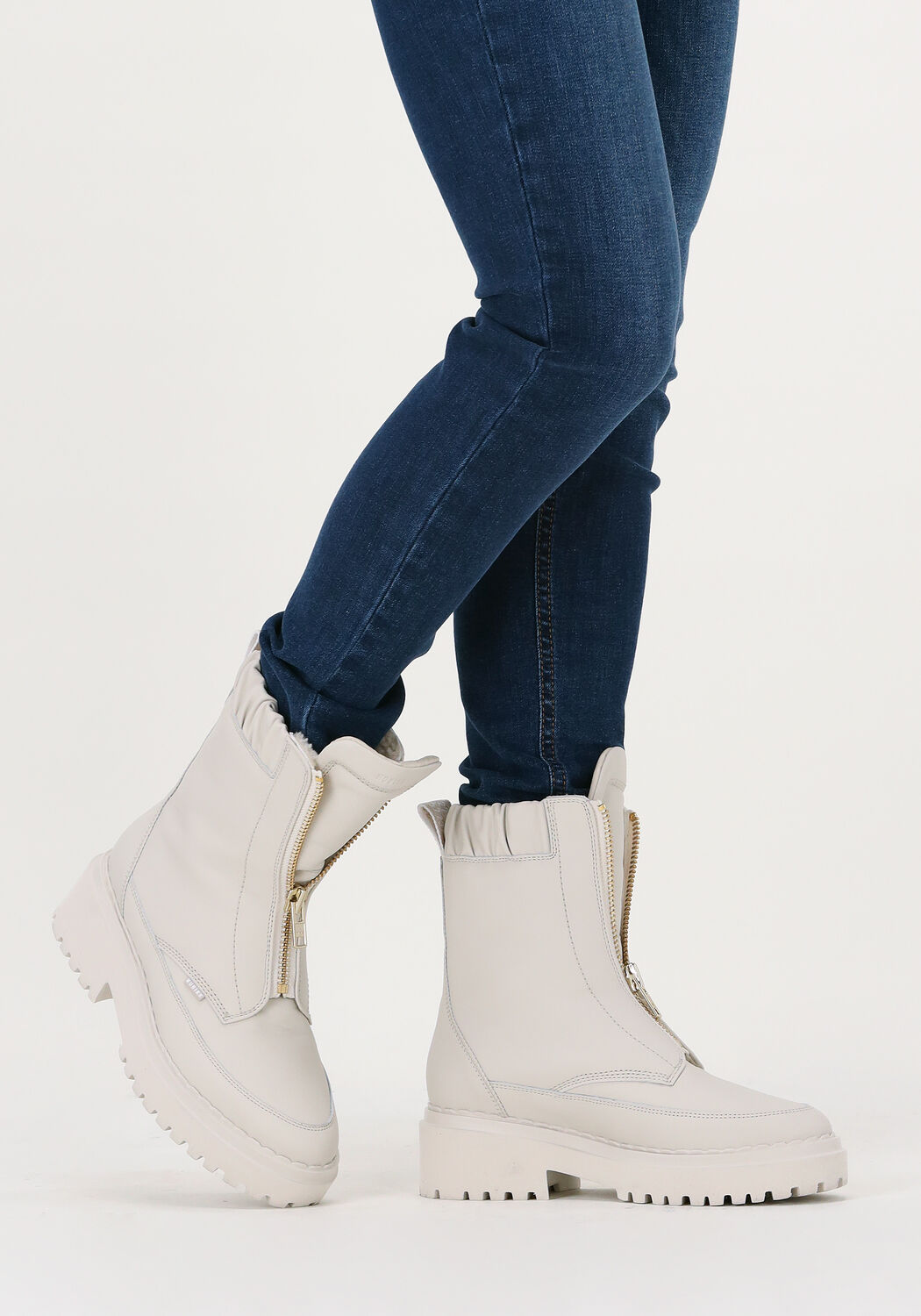 Witte NUBIKK FAE WAYNE Enkelboots | Omoda
