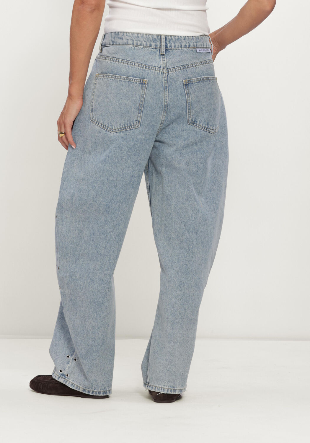 Blauwe ALIX THE LABEL Jeans LADIES WOVEN STUDDED BARREL DENIM PANTS - large