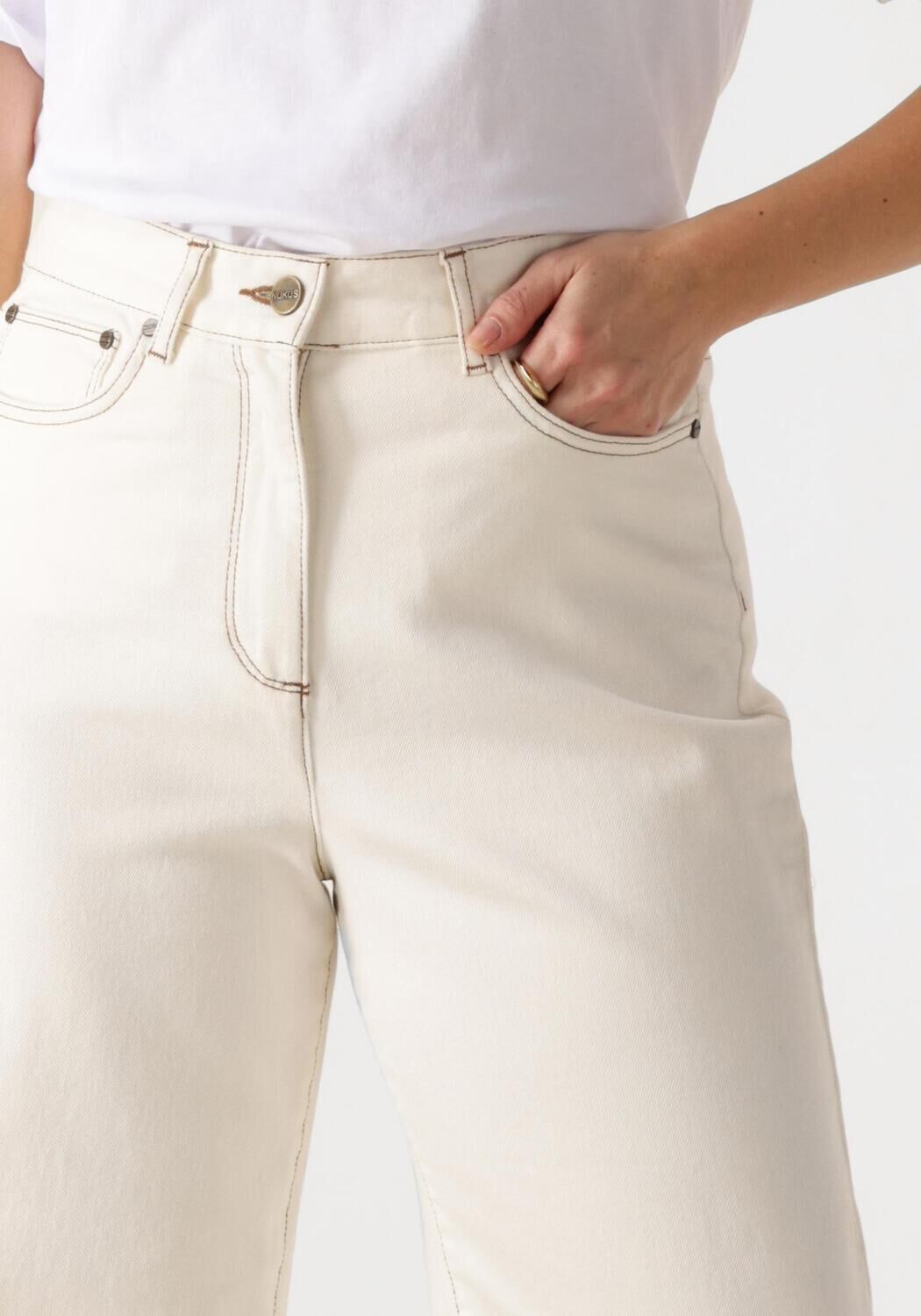 NUKUS Dames Broeken Ruby Pants Gebroken Wit