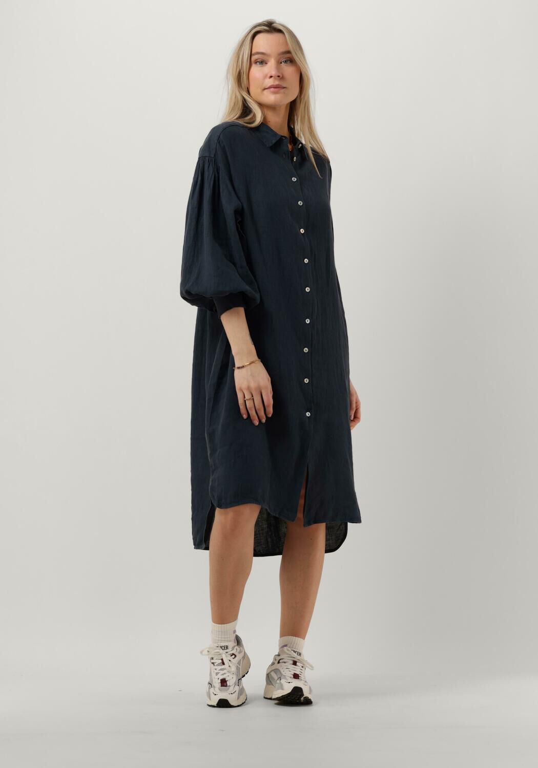 blauwe by bar midi jurk sarah linen long dress