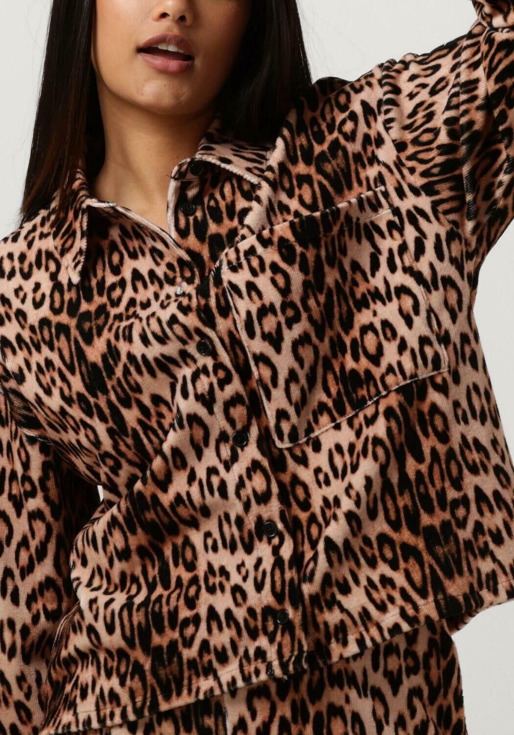 ALIX THE LABEL Dames Blouses Ladies Woven Leopard Velvet Blouse Bruin