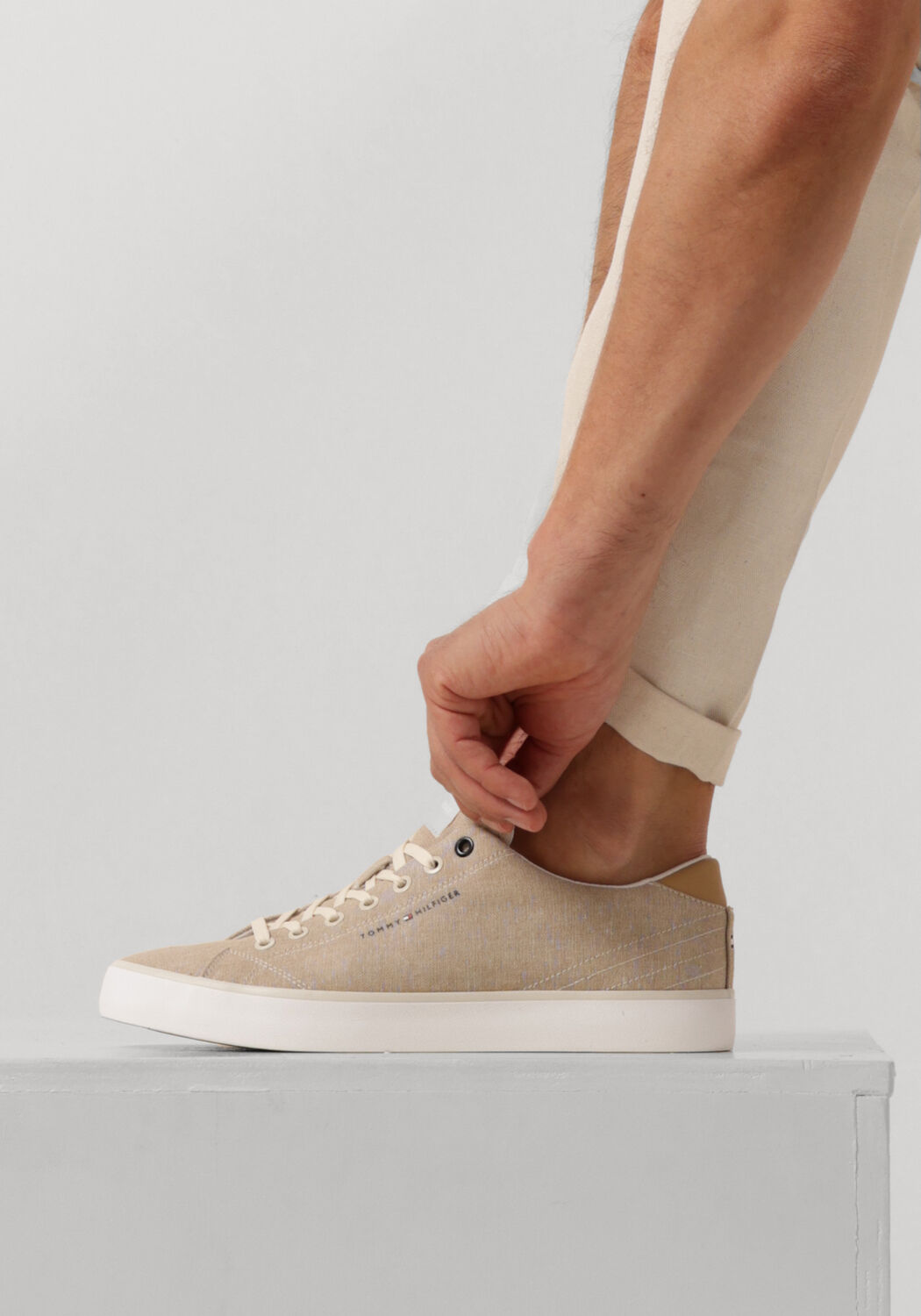 Beige TOMMY HILFIGER Lage sneakers TOMMY HILFIGER VULC LOW CHAMBRAY - large