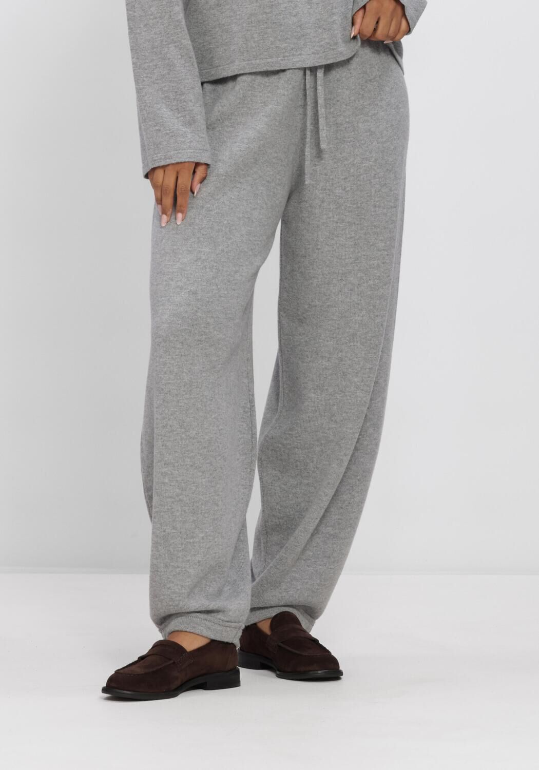 Lichtgrijze ELEH Wijde broek EFWM260010