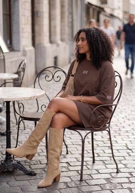 Bruine ALIX THE LABEL Jurken LADIES KNITTED ALIX T-SHIRT DRESS - large