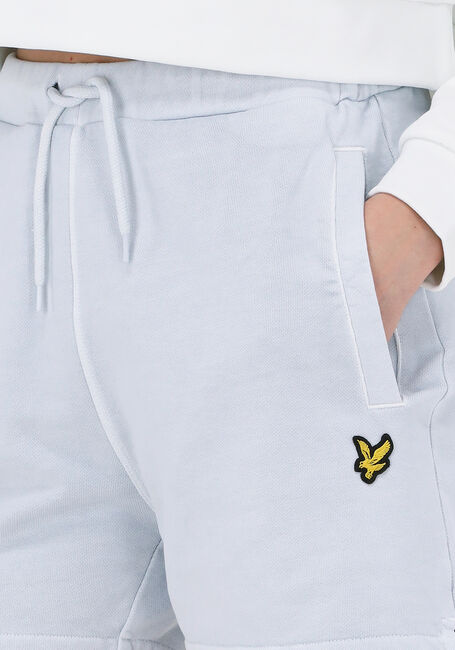 Lichtblauwe LYLE & SCOTT Broeken GARMENT DYE SHORTS - large