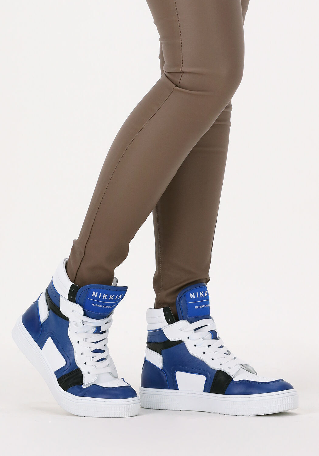 blauwe nikkie hoge sneaker livia sneaker