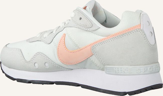 Witte NIKE Lage sneakers VENTURE RUNNER WMNS Witte NIKE Lage sneakers VENTURE RUNNER WMNS - large