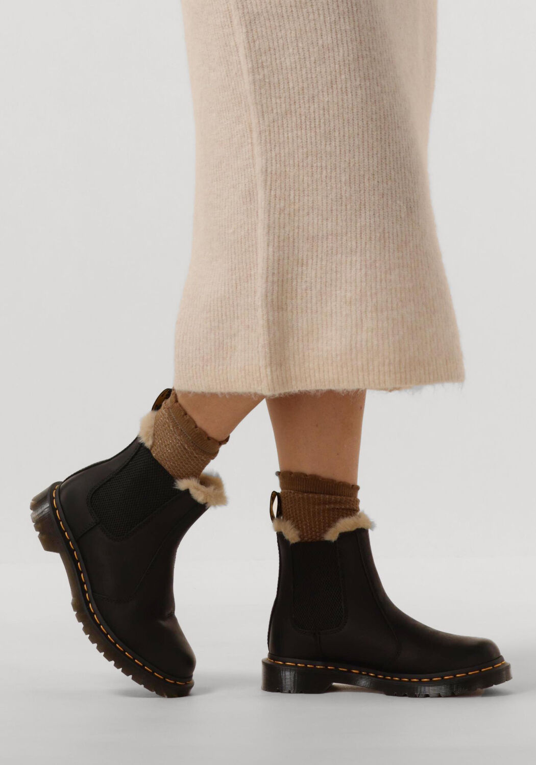 Zwarte DR MARTENS Vachtlaarzen 2976 LEONORE - large