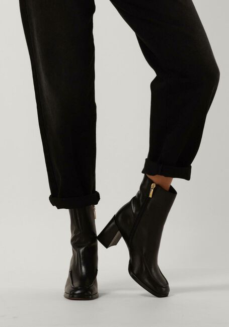 Zwarte NOTRE-V Enkellaarsjes AP1202 - large