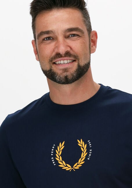 Donkerblauwe FRED PERRY T-shirt LAUREL WREATH T-SHIRT - large