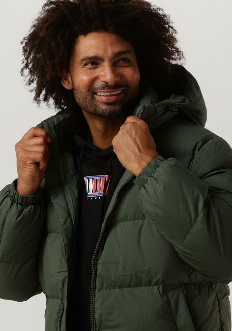 Donkergroene TOMMY JEANS Parka's TJM ESSENTIAL DOWN PARKA - large