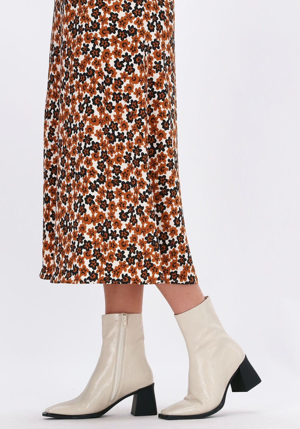 Witte VAGABOND SHOEMAKERS Enkellaarsjes HEDDA - large