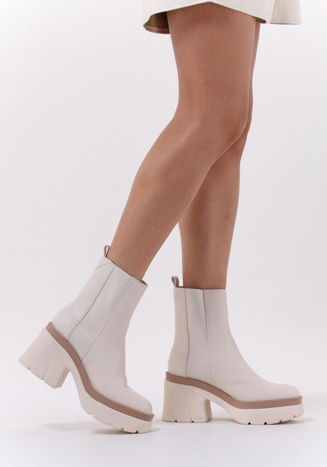 Witte GUESS Chelsea boots VANETA - large