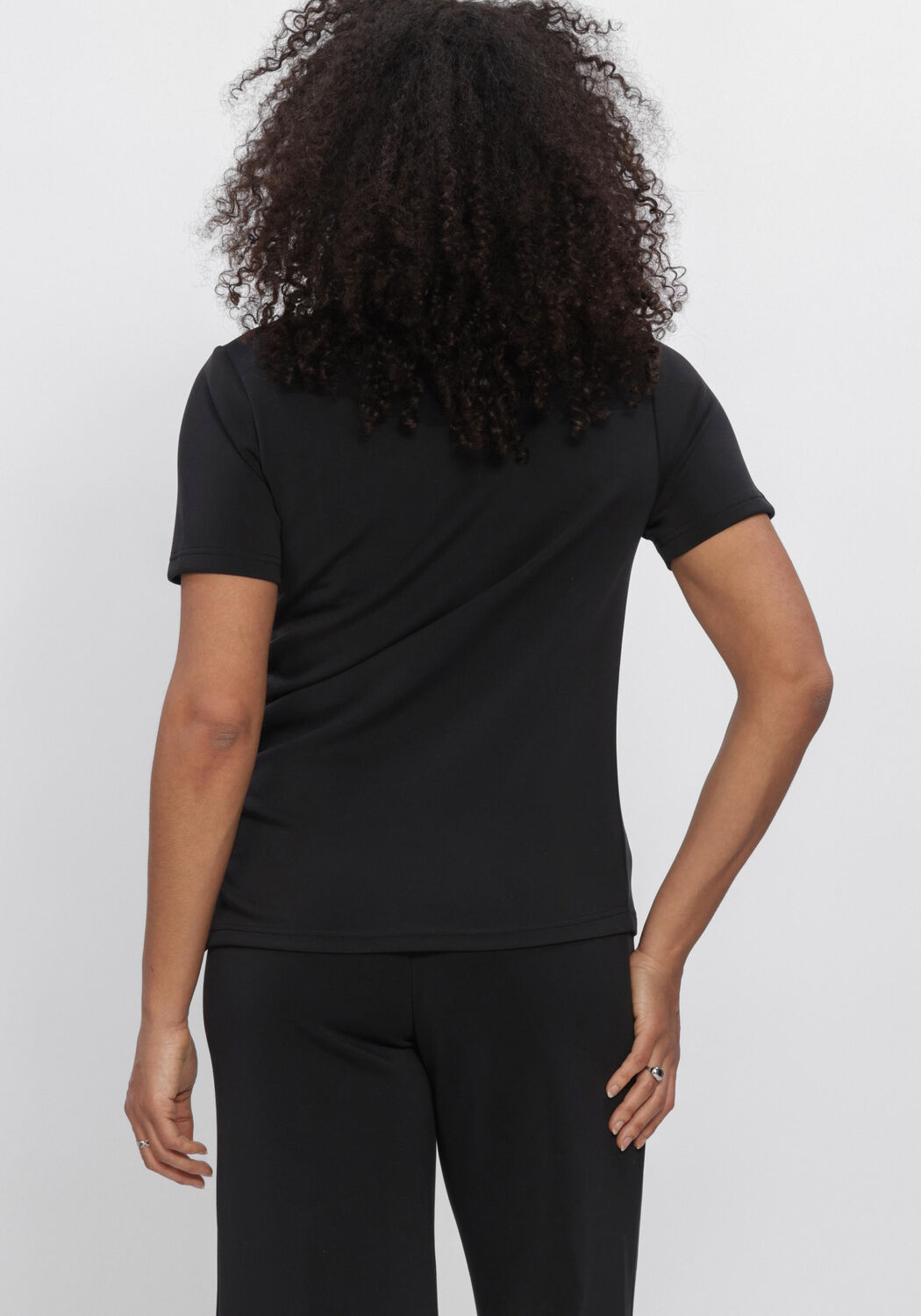 Zwarte MY ESSENTIAL WARDROBE T-shirt MWHELLE ASSYMETRIC TEE - large