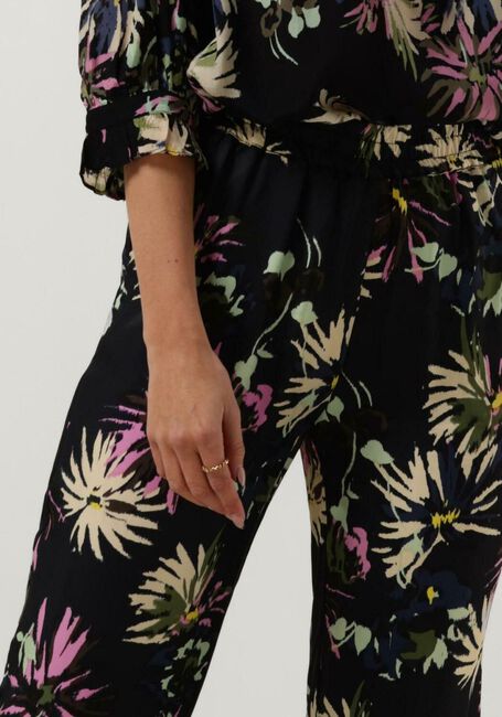 Zwarte SCOTCH & SODA Wijde broek GIA - MID RISE WIDE LEG PRINTED SILKY TROUSERS - large