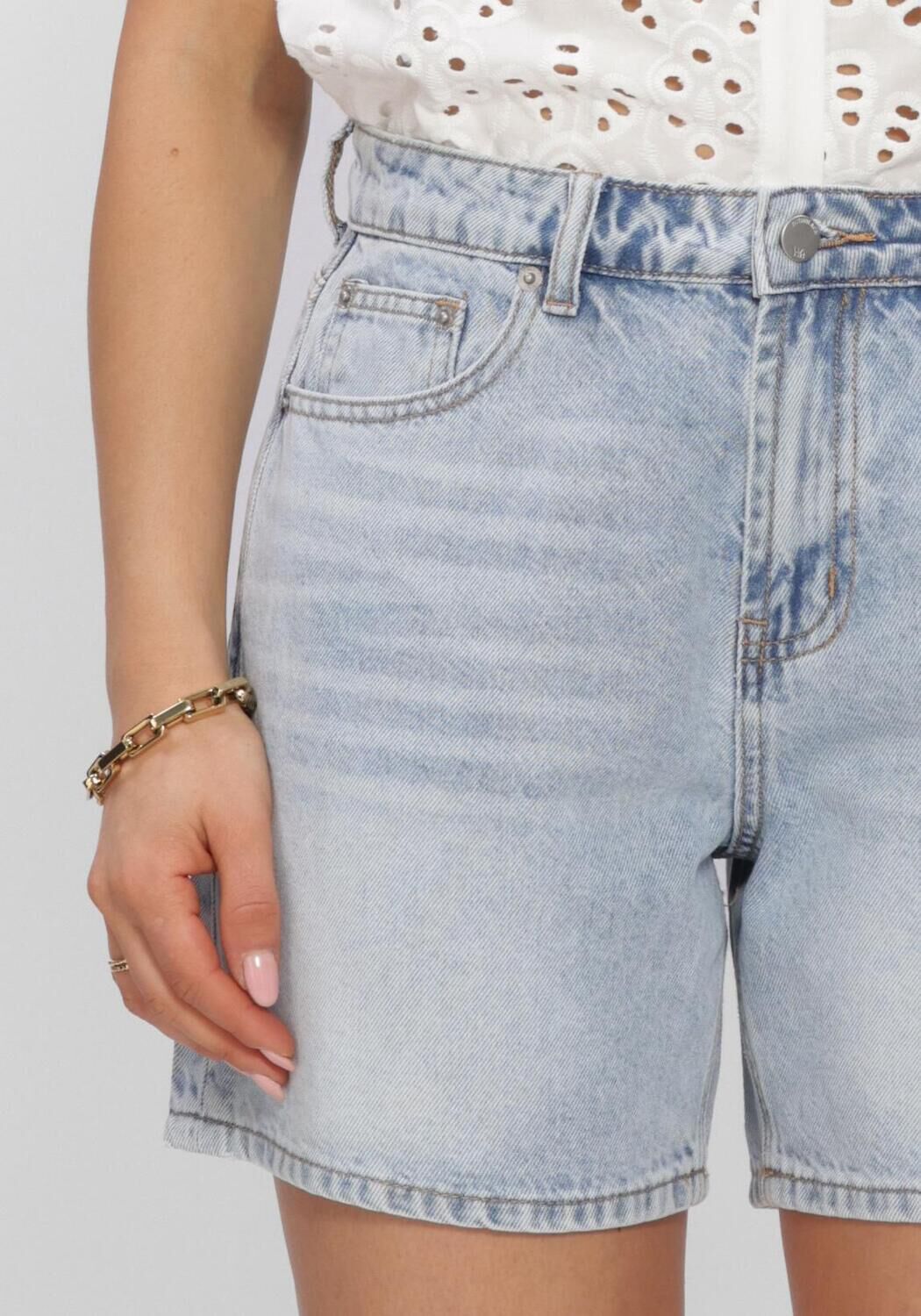 Blauwe WITHBLACK Broeken WBLKAROLINA BLUE DENIM SHORTS - large