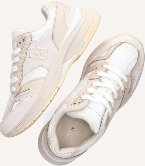 Witte TOMMY HILFIGER Lage sneakers MODERN PREP RUNNER Witte TOMMY HILFIGER Lage sneakers MODERN PREP RUNNER - large