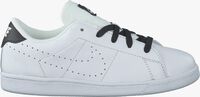 Witte NIKE Lage sneakers TENNIS CLASSIC KIDS - medium
