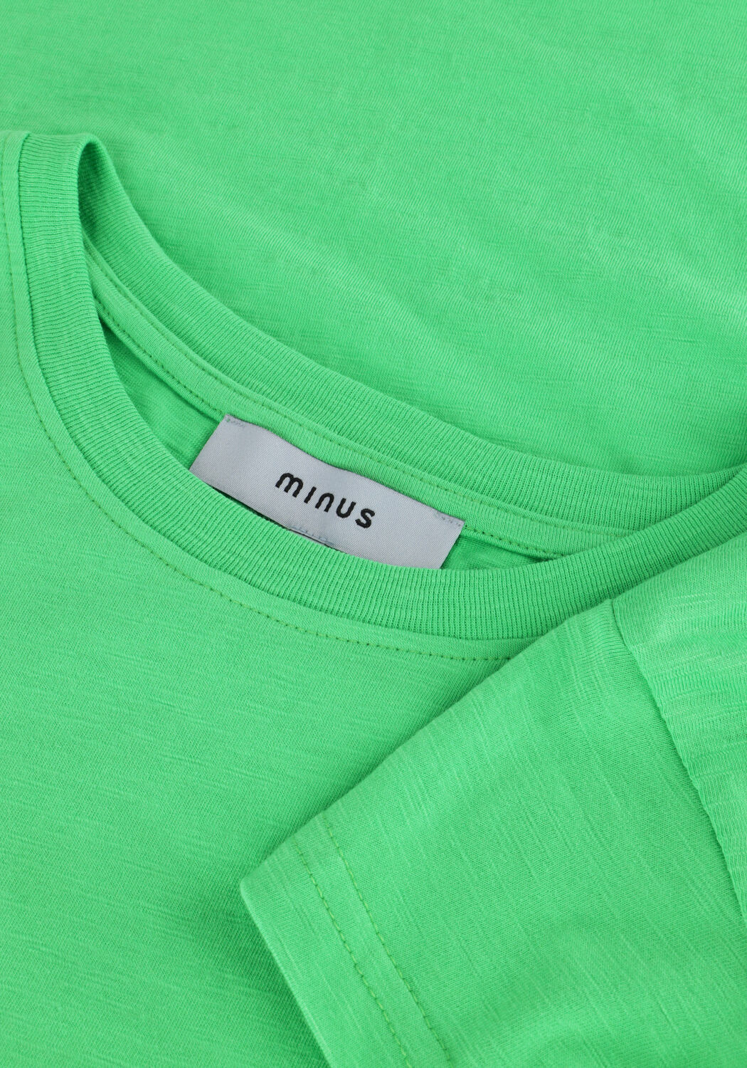 Groene MINUS T-shirt LETI TEE - large
