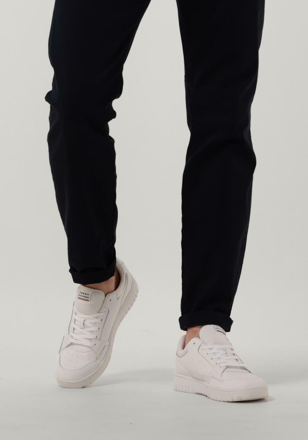 Witte TOMMY HILFIGER Lage sneakers TH BASKET CORE - large