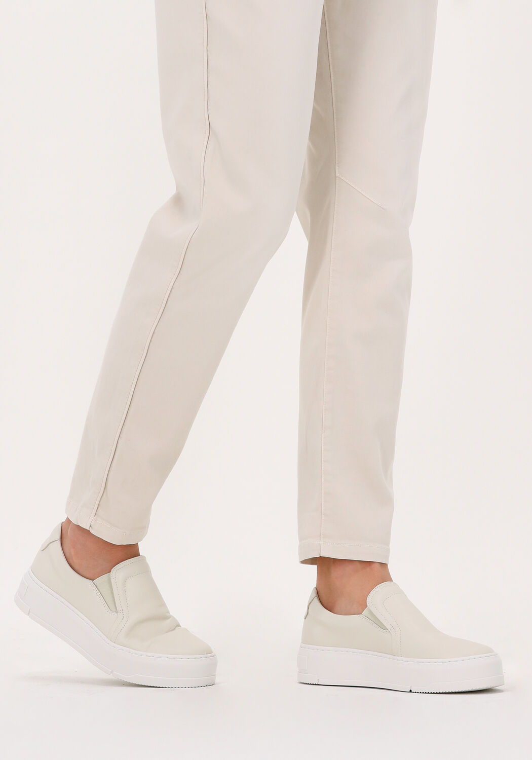 Witte VAGABOND SHOEMAKERS Lage sneakers JUDY SLIP ON - large