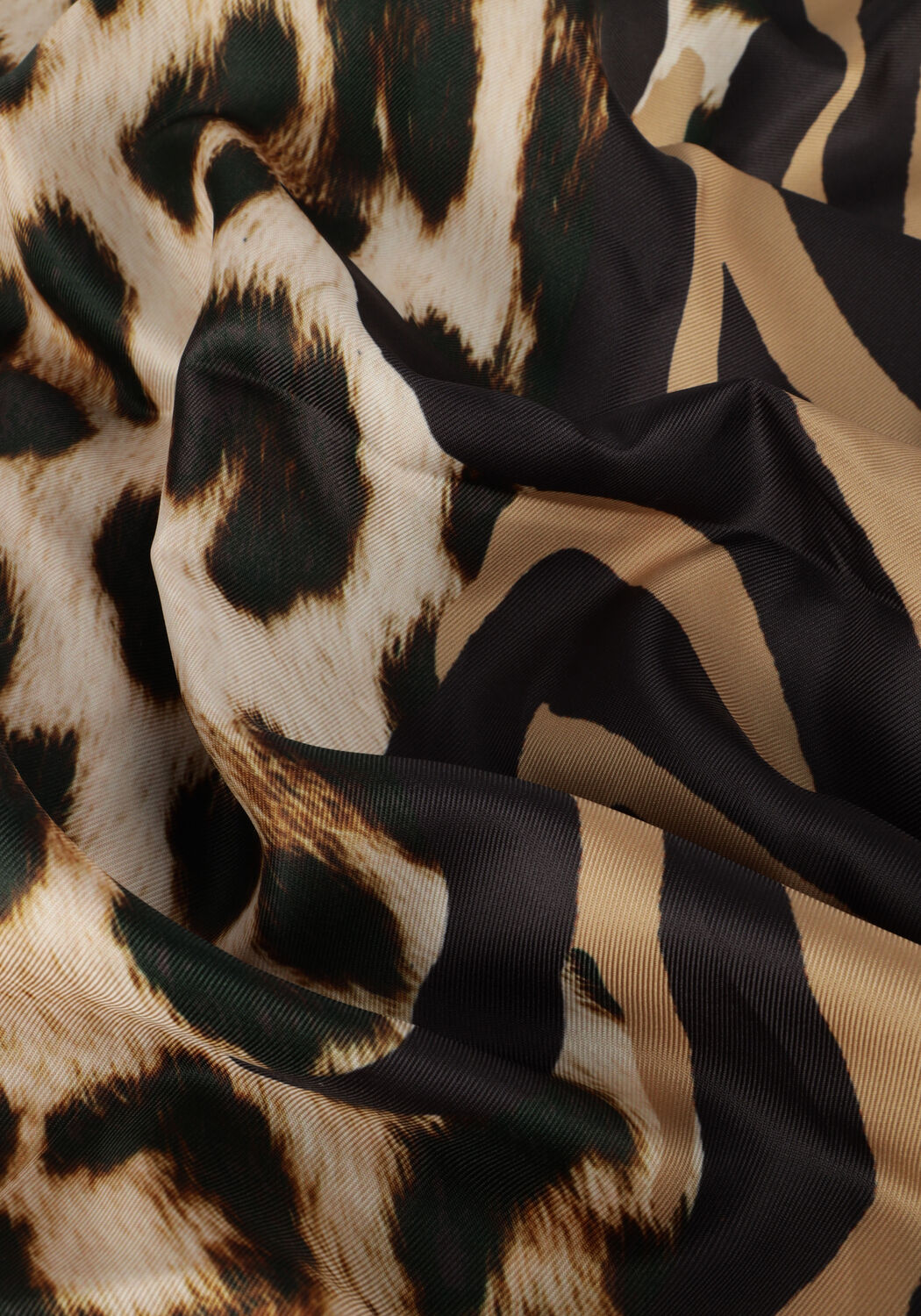 Bruine GUESS Sjaal SCARF 90X180 - large