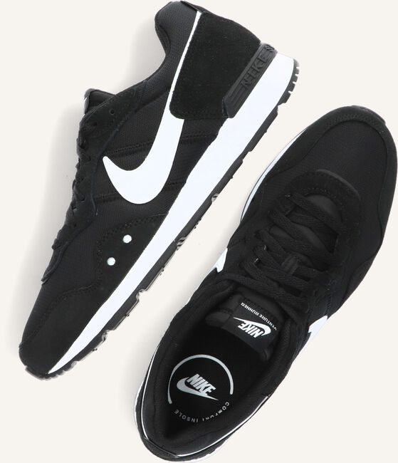 Zwarte NIKE Lage sneakers VENTURE RUNNER Zwarte NIKE Lage sneakers VENTURE RUNNER - large