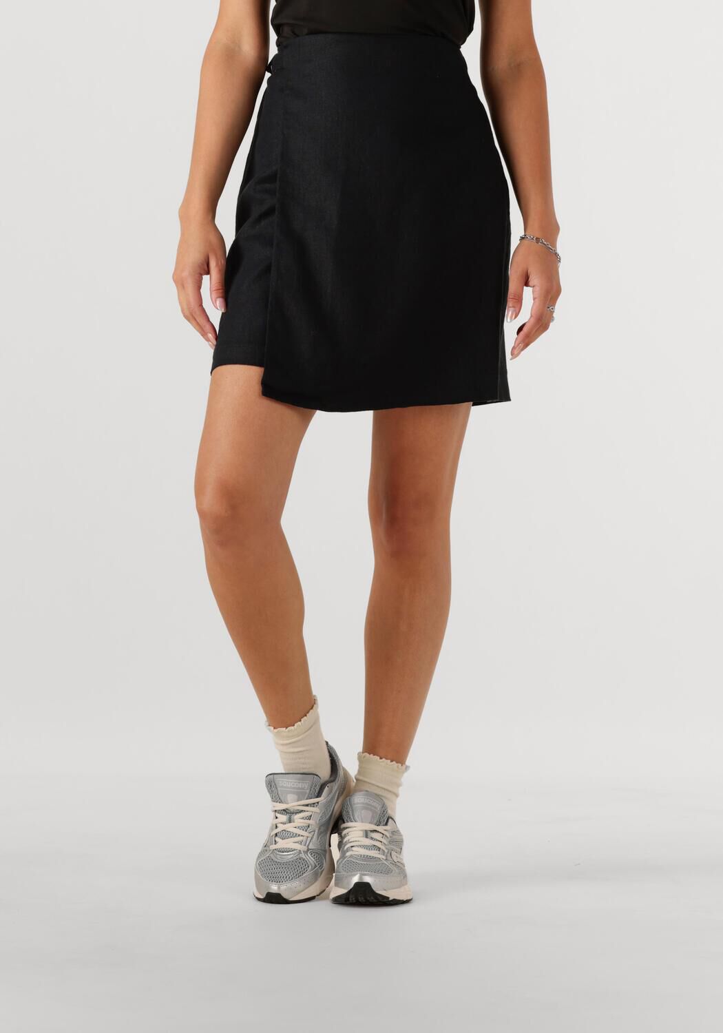 ROUGE EDIT Dames Broeken Rousummer Hw Short Skirt Zwart