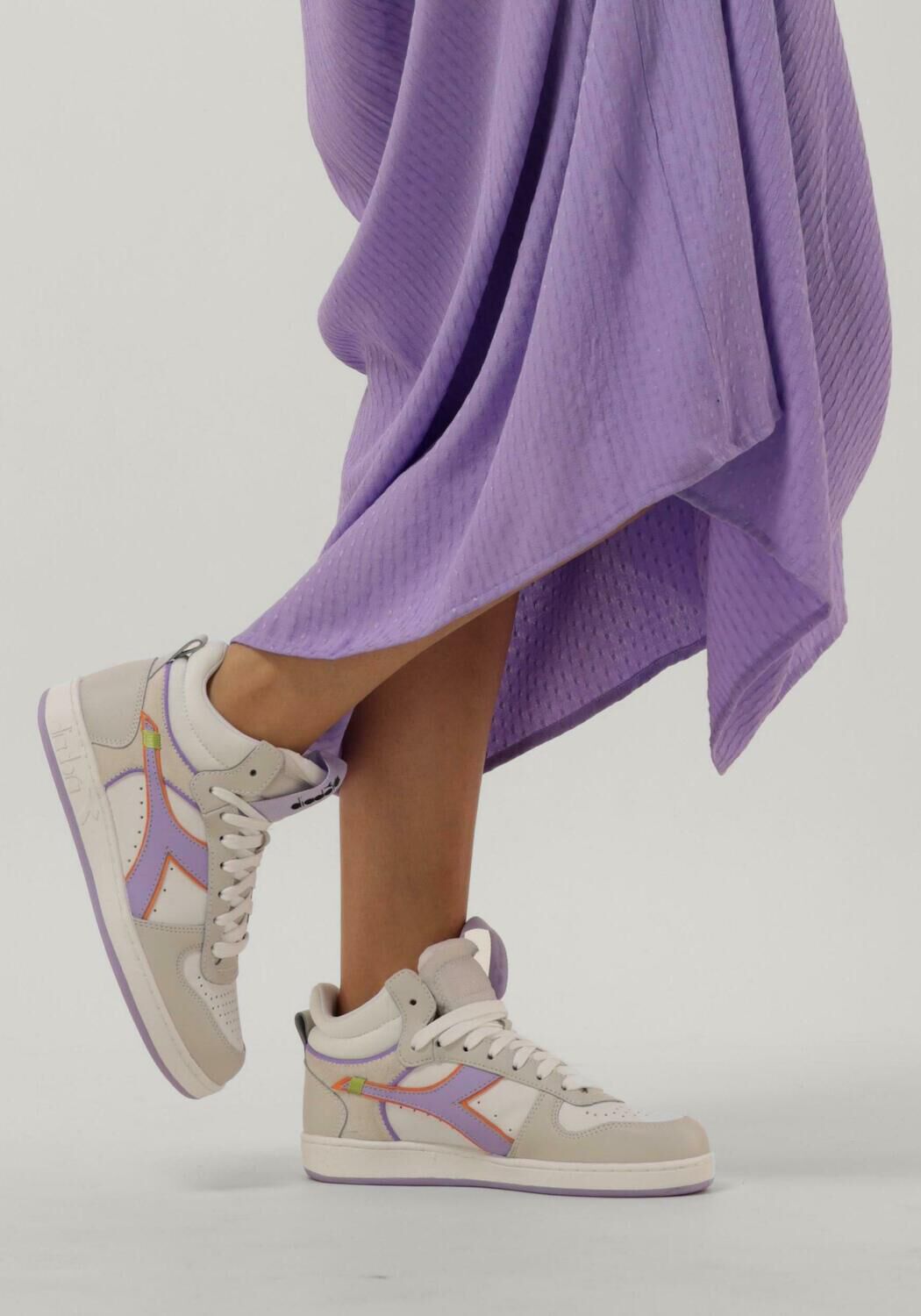 Witte DIADORA Hoge sneakers MAGIC BASKET DEMI LABEL WOMAN - large