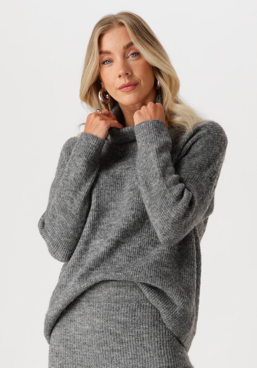 YDENCE Dames Truien & Vesten Knitted Sweater Lil Grijs