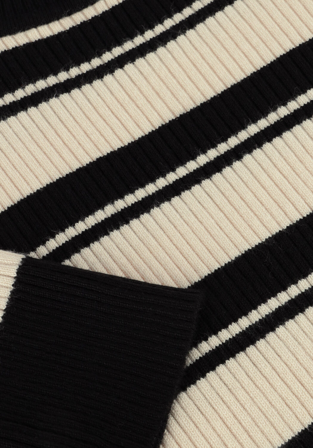 Zwarte INDIAN BLUE JEANS Tops & T-shirts STRIPED KNITWEAR CROPPED - large