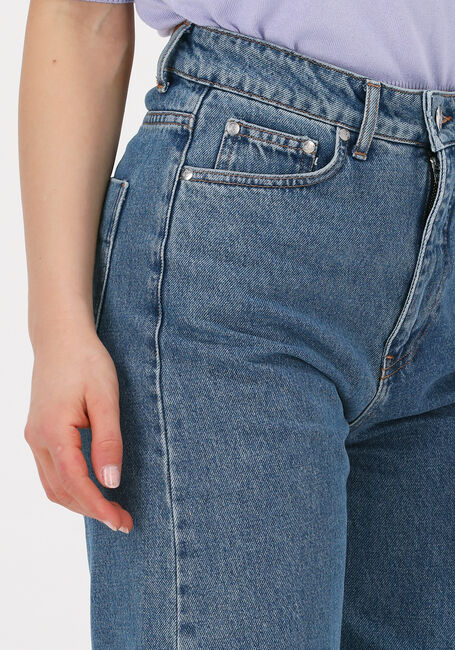 Lichtblauwe JUST FEMALE Mom jeans BOLD JEANS 0104 - large