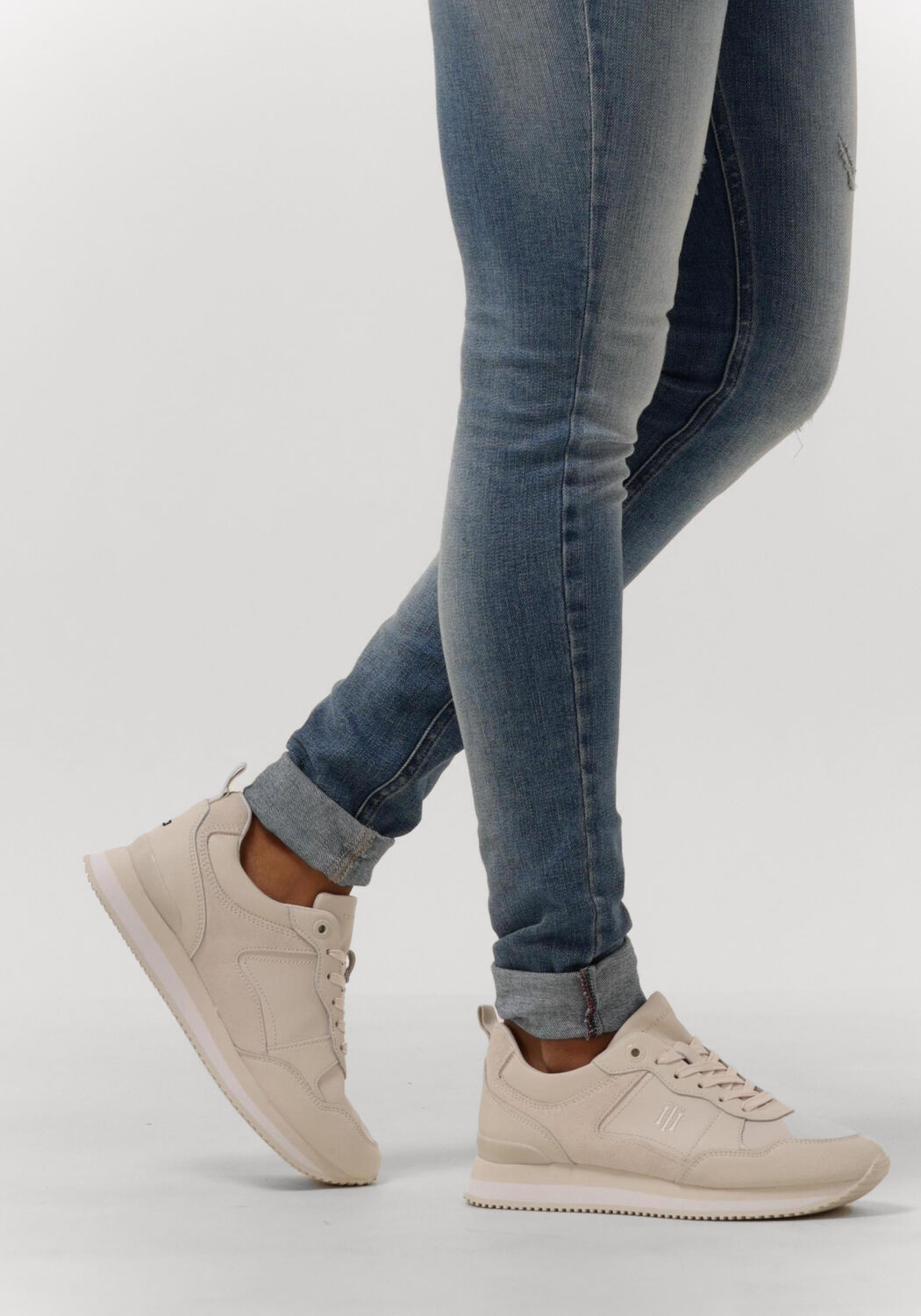 Beige TOMMY HILFIGER Lage sneakers FEMININE ACTIVE SNEAKER - large