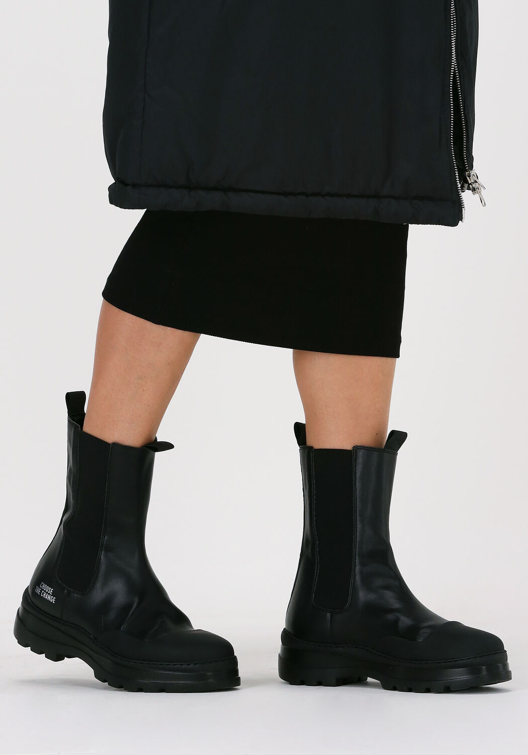 Zwarte WOMSH Chelsea boots JUMP INK - large