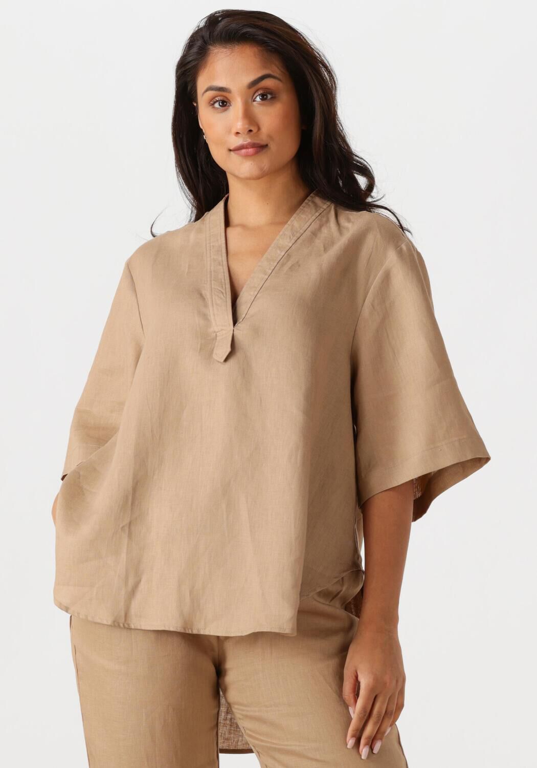 RESORT FINEST Dames Tops & T-shirts Short Sleeve Blouse Beige
