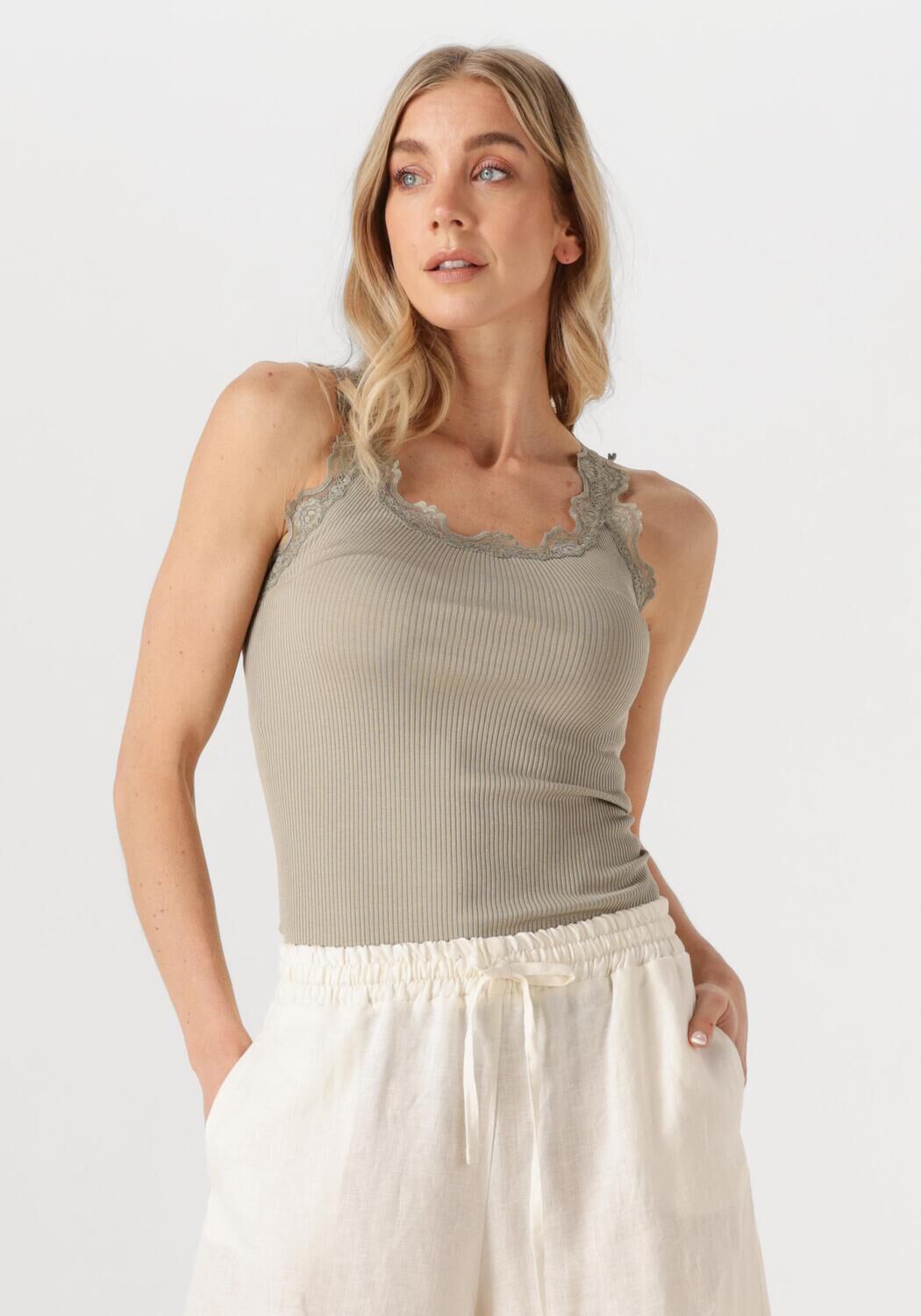 Rosemunde Tanktop Babette Silk Top prachtige vintage kantafwerking aan hals en bandjes