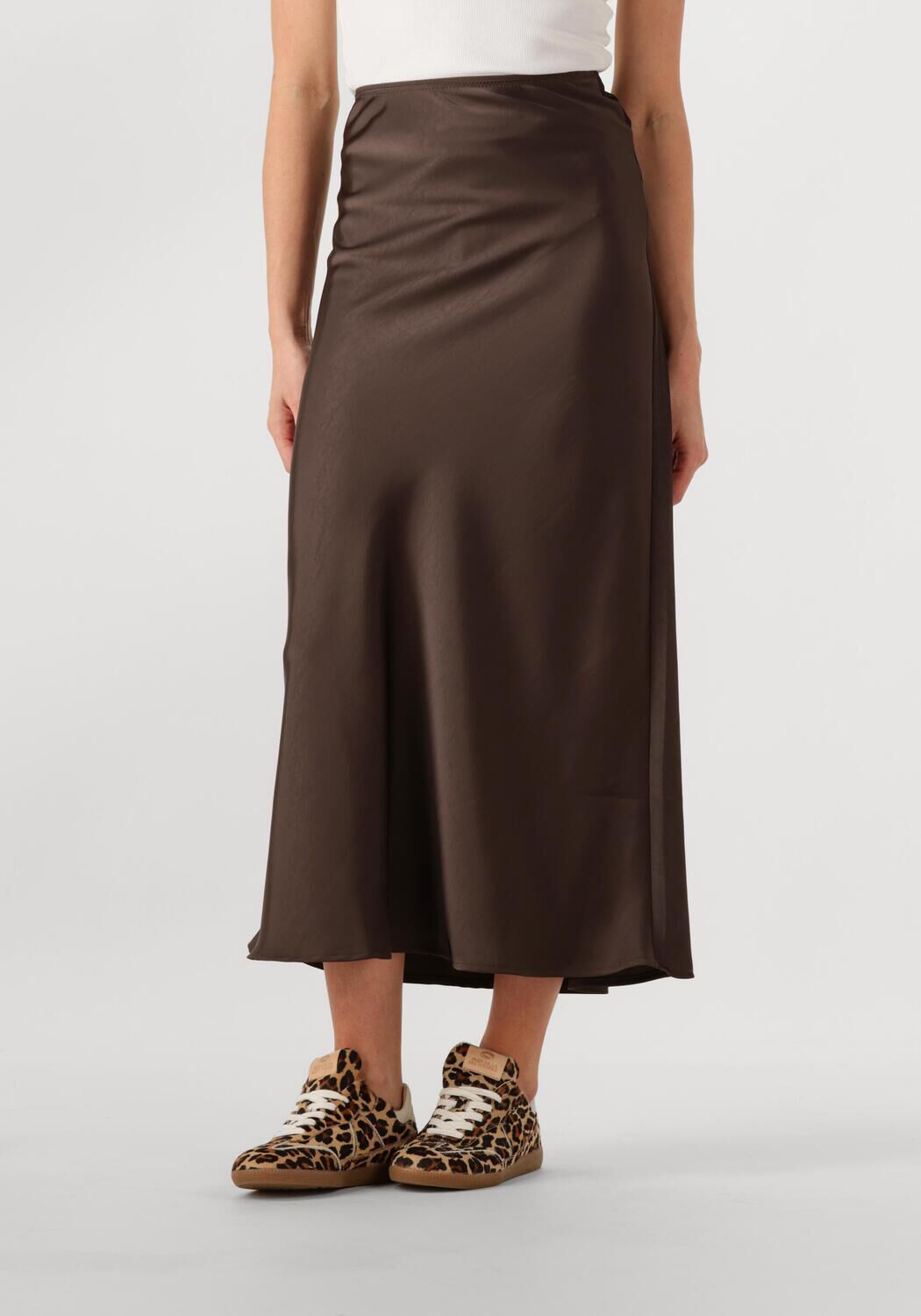 NEO NOIR Flatterende Bias Gesneden Sateen Rok Brown Dames