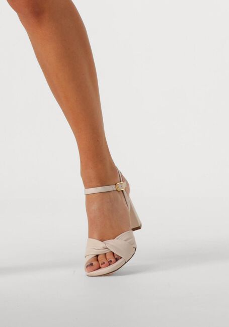 Witte UNISA Sandalen met hak MEDWAY - large