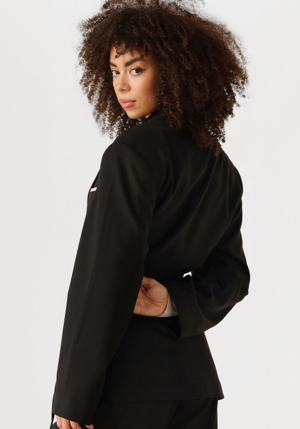 EDITED Dames Blazers Arzu Blazer Zwart